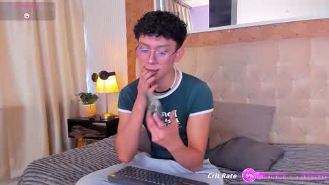 Lyan online show from January 7, 2026, 7:27 pm