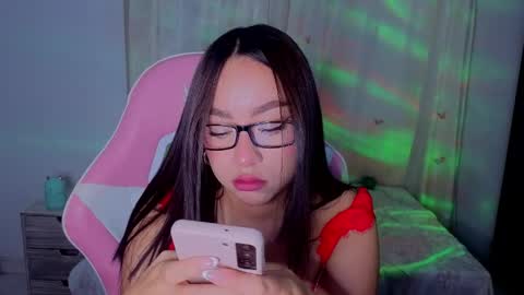 lyavalmont online show from May 19, 2026, 1:56 am