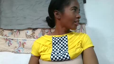 lydie856696 online show from July 18, 2026, 2:43 pm