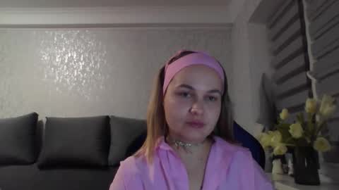 Snapshot of lyeeu25 chatting on March 15, 2026, 9:43 pm Tina online show from March 15, 2026, 9:43 pm