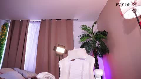 Lyhana Lee online show from June 22, 2026, 3:42 pm