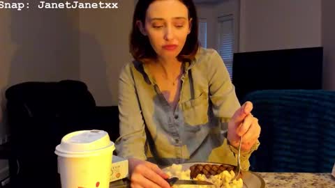 LylacDoll online show from January 8, 2026, 10:34 pm