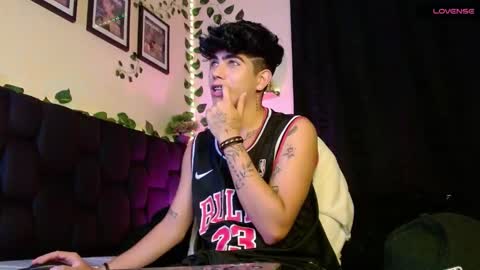 Lyle Bennett Freelance Model online show from February 14, 2025, 10:17 am