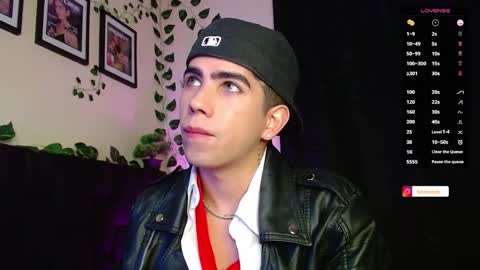 Lyle Bennett Freelance Model online show from February 14, 2025, 1:18 pm