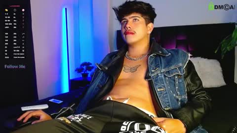 Lyle Bennett Freelance Model online show from September 21, 2025, 12:29 pm