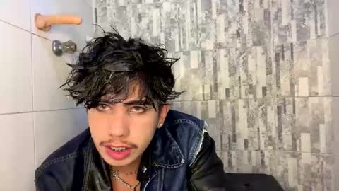 Lyle Bennett Freelance Model online show from September 22, 2025, 3:30 am