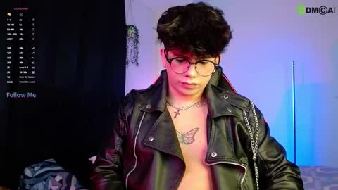 Lyle Bennett Freelance Model online show from November 7, 2025, 11:21 am