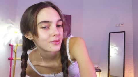 Snapshot of lyly_loveyou chatting on December 14, 2024, 5:40 am Lyly   online show from December 14, 2024, 5:40 am