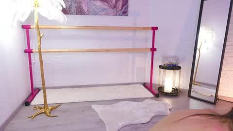Snapshot of lyly_loveyou chatting on January 18, 2025, 8:52 am Lyly   online show from January 18, 2025, 8:52 am