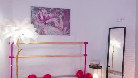 Snapshot of lyly_loveyou chatting on February 17, 2025, 9:46 am Lyly   online show from February 17, 2025, 9:46 am