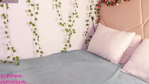 Snapshot of lyly_loveyou chatting on October 13, 2025, 5:40 am Lyly   online show from October 13, 2025, 5:40 am