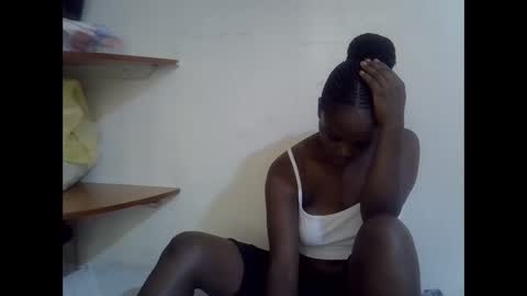 lyn_anna online show from February 10, 2026, 11:58 am