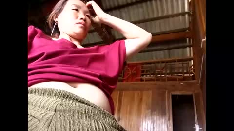 lyn_eva online show from March 26, 2026, 3:45 am