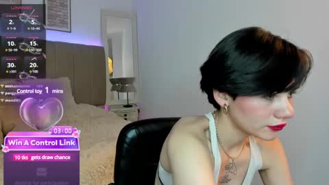 Lyn online show from December 19, 2024, 1:40 pm