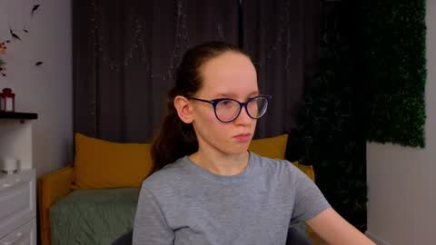 Snapshot of lynettebails chatting on January 16, 2025, 1:16 am Sara online show from January 16, 2025, 1:16 am