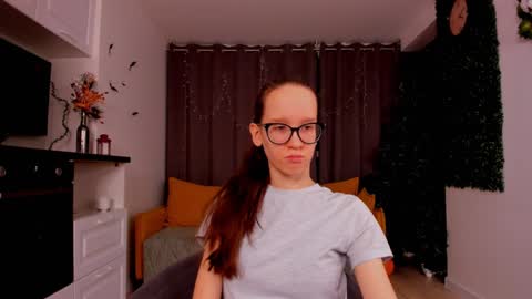 Snapshot of lynettebails chatting on January 16, 2025, 4:07 pm Sara online show from January 16, 2025, 4:07 pm