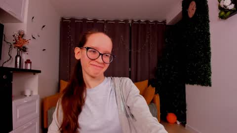 Snapshot of lynettebails chatting on January 16, 2025, 7:10 pm Sara online show from January 16, 2025, 7:10 pm