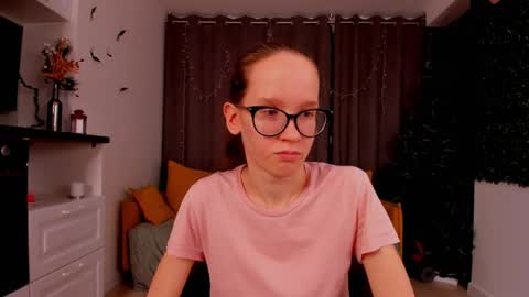 Snapshot of lynettebails chatting on January 18, 2025, 7:58 pm Sara online show from January 18, 2025, 7:58 pm
