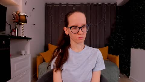 Snapshot of lynettebails chatting on January 21, 2025, 4:27 pm Sara online show from January 21, 2025, 4:27 pm