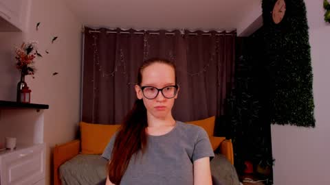 Snapshot of lynettebails chatting on January 25, 2025, 7:18 pm Sara online show from January 25, 2025, 7:18 pm