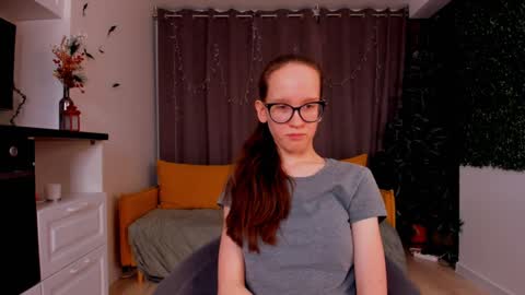 Snapshot of lynettebails chatting on January 26, 2025, 1:31 am Sara online show from January 26, 2025, 1:31 am