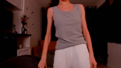 Snapshot of lynettebails chatting on January 27, 2025, 1:37 am Sara online show from January 27, 2025, 1:37 am