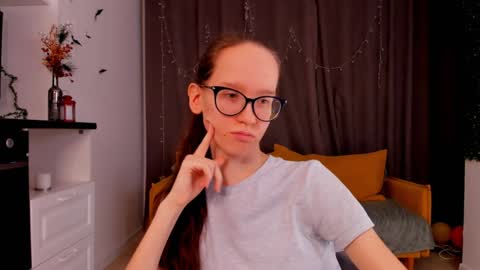 Snapshot of lynettebails chatting on January 29, 2025, 7:32 pm Sara online show from January 29, 2025, 7:32 pm