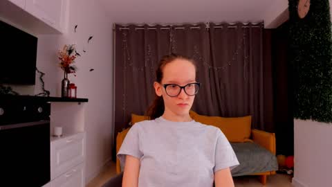 Snapshot of lynettebails chatting on January 30, 2025, 1:44 am Sara online show from January 30, 2025, 1:44 am