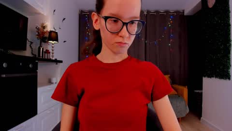Snapshot of lynettebails chatting on February 2, 2025, 7:14 pm Sara online show from February 2, 2025, 7:14 pm