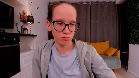 Snapshot of lynettebails chatting on February 9, 2025, 1:22 am Sara online show from February 9, 2025, 1:22 am