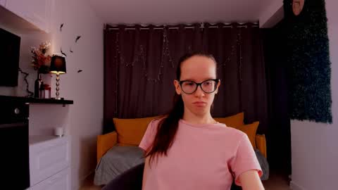 Snapshot of lynettebails chatting on February 9, 2025, 4:07 pm Sara online show from February 9, 2025, 4:07 pm