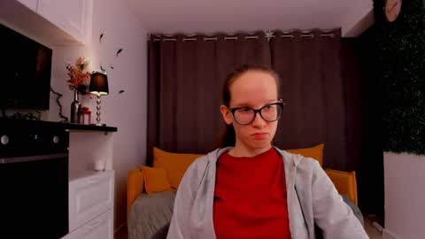 Snapshot of lynettebails chatting on February 16, 2025, 7:16 pm Sara online show from February 16, 2025, 7:16 pm