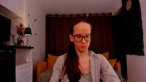 Snapshot of lynettebails chatting on February 18, 2025, 2:05 am Sara online show from February 18, 2025, 2:05 am