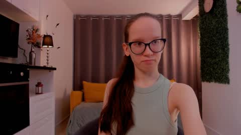Snapshot of lynettebails chatting on March 2, 2025, 4:10 pm Sara online show from March 2, 2025, 4:10 pm