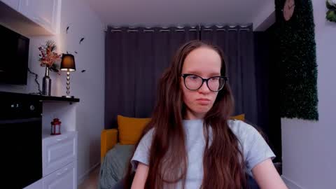 Snapshot of lynettebails chatting on March 3, 2025, 10:42 pm Sara online show from March 3, 2025, 10:42 pm