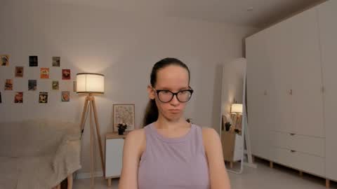 Snapshot of lynettebails chatting on March 10, 2025, 7:18 pm Sara online show from March 10, 2025, 7:18 pm