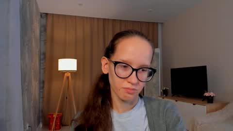 Snapshot of lynettebails chatting on September 21, 2025, 4:08 pm Sara online show from September 21, 2025, 4:08 pm