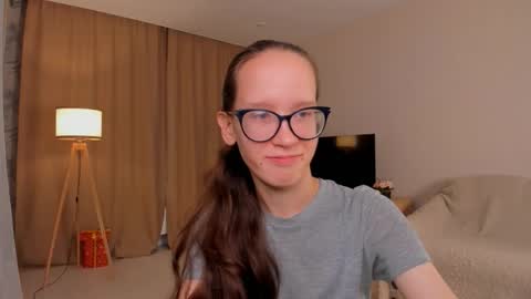 Snapshot of lynettebails chatting on September 26, 2025, 4:11 pm Sara online show from September 26, 2025, 4:11 pm