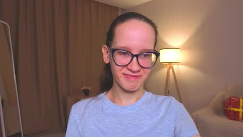 Sara online show from December 22, 2025, 4:15 pm