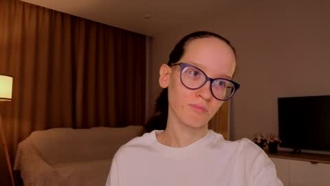 Sara online show from April 4, 2026, 4:04 pm