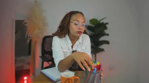 Snapshot of lynncute chatting on June 6, 2026, 4:17 am Law online show from June 6, 2026, 4:17 am