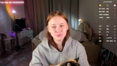 lynne_dawson online show from April 16, 2026, 9:39 pm