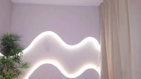 Lynx and Sun  online show from November 28, 2025, 1:03 pm