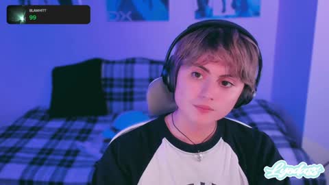 Lyodass online show from December 4, 2024, 2:42 am