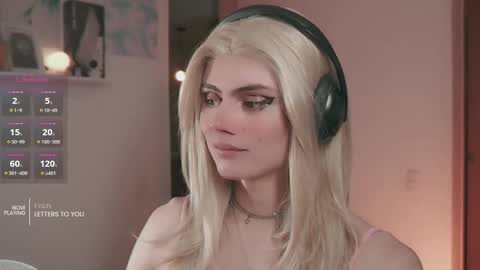 Lyodass online show from September 24, 2025, 12:25 am