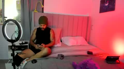 Lyon Dark online show from January 6, 2026, 6:44 pm