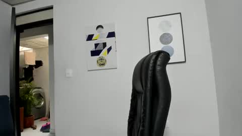 Lyonel online show from March 5, 2025, 4:02 pm