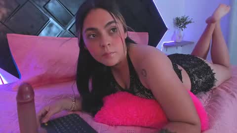 Lyra  online show from March 23, 2026, 7:40 pm