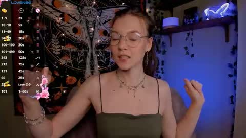 Lyra online show from October 19, 2025, 10:38 am