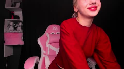 Lyra 3 online show from May 29, 2026, 4:27 pm